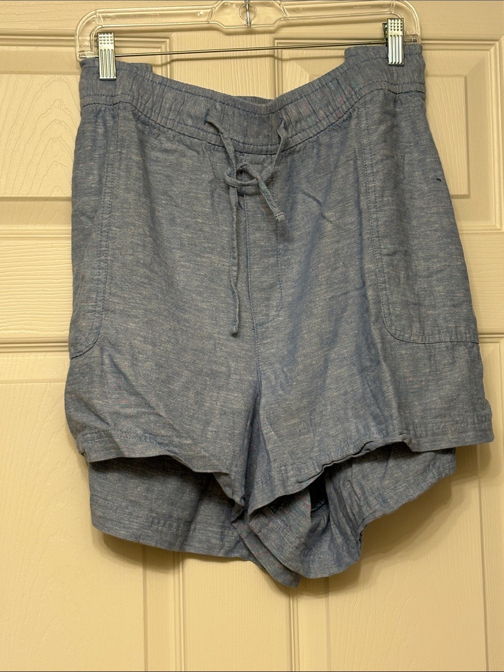 GAP chambray shorts. - Picture 2 of 9